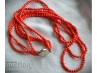 Colier antic din sticlă portocalie-coral, Boemia, anii '60