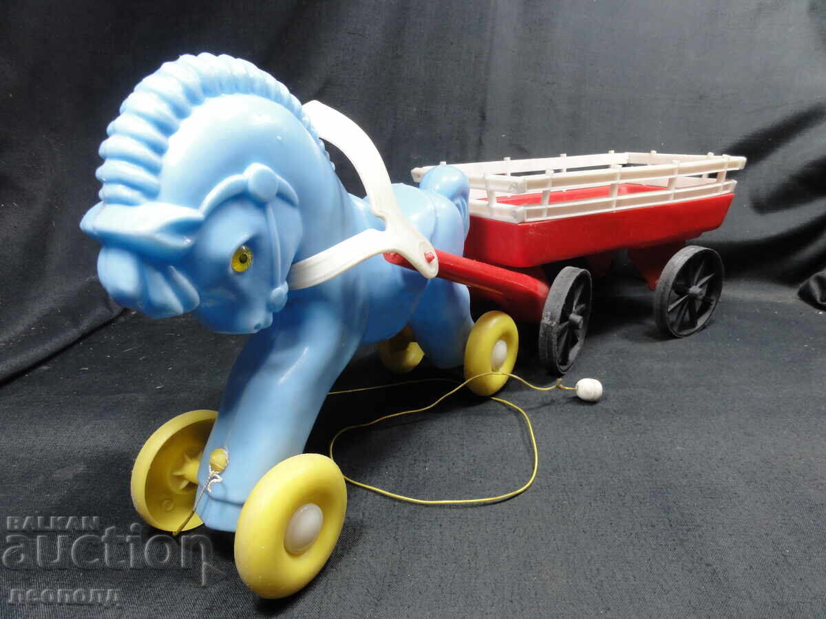 Доставка на СТАРА РЕТРО СОЦ УНГАРСКА ПЛАСТМАСОВА ИГРАЧКА КОН С КАРУЧКА Доставка на СТАРА РЕТРО СОЦ УНГАРСКА ПЛАСТМАСОВА ИГРАЧКА КОН С КАРУЧКА