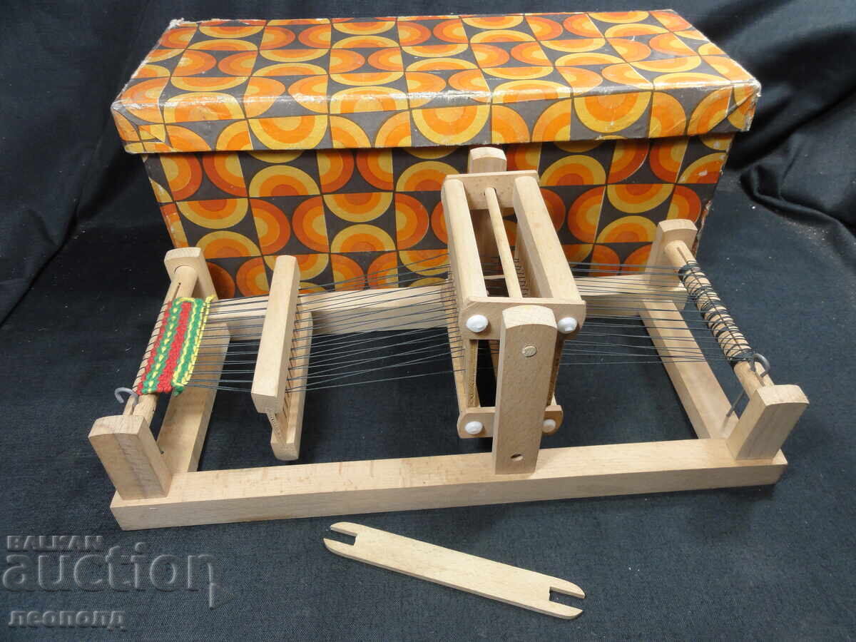 ΠΑΛΑΙΟ ΡΕΤΡΟ ΚΑΛΣΙΤΣΑ NRB ΞΥΛΙΝΟ ΠΑΙΧΝΙΔΙ ΑΡΓΑΛΕΙΟ με τιμή 60.00 BGN | € 30.68 ΠΑΛΑΙΟ ΡΕΤΡΟ ΚΑΛΣΙΤΣΑ NRB ΞΥΛΙΝΟ ΠΑΙΧΝΙΔΙ ΑΡΓΑΛΕΙΟ με τιμή 60.00 BGN | € 30.68