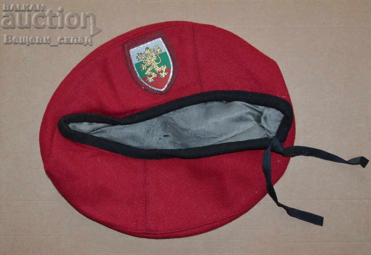 Κόκκινο Μπερέ Στρατού Ξηράς BGN με τιμή 30.00 BGN | € 15.34 Κόκκινο Μπερέ Στρατού Ξηράς BGN με τιμή 30.00 BGN | € 15.34
