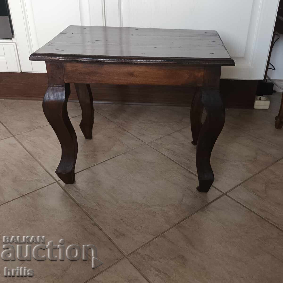 Delivery of WONDERFUL VINTAGE SIDE TABLE MADE OF SOLID MAHOGANY Delivery of WONDERFUL VINTAGE SIDE TABLE MADE OF SOLID MAHOGANY