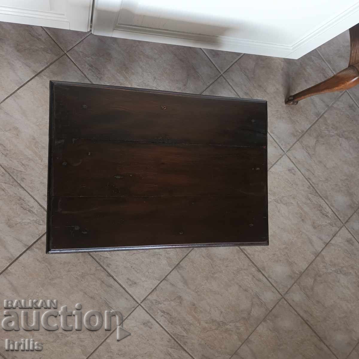 WONDERFUL VINTAGE SIDE TABLE MADE OF SOLID MAHOGANY - 6 WONDERFUL VINTAGE SIDE TABLE MADE OF SOLID MAHOGANY - 6