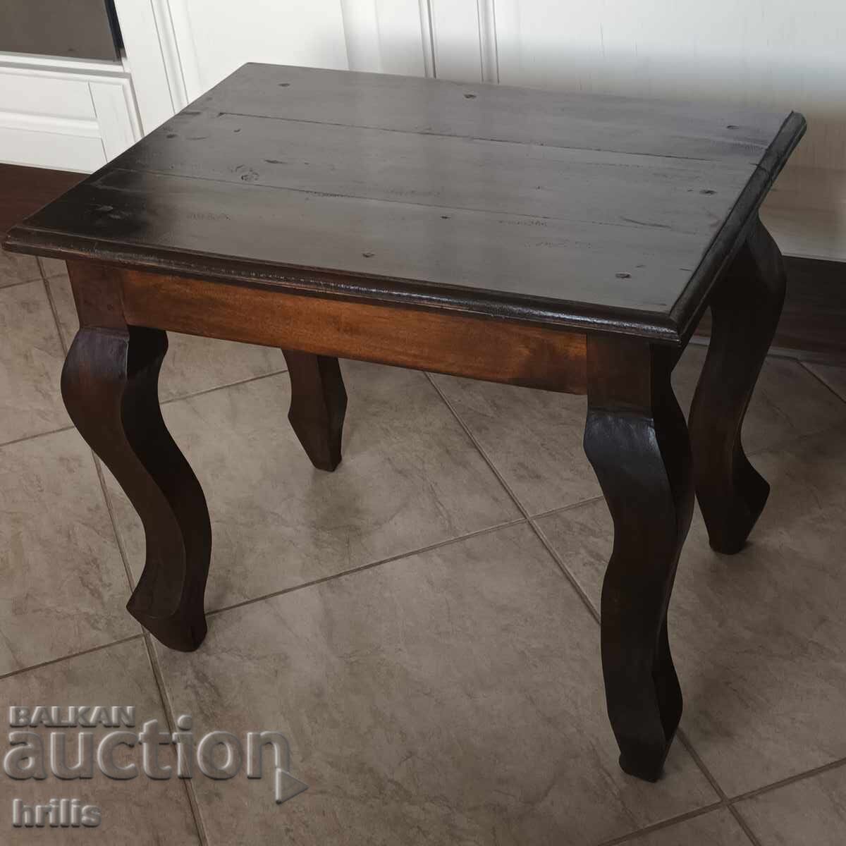 WONDERFUL VINTAGE SIDE TABLE MADE OF SOLID MAHOGANY WONDERFUL VINTAGE SIDE TABLE MADE OF SOLID MAHOGANY