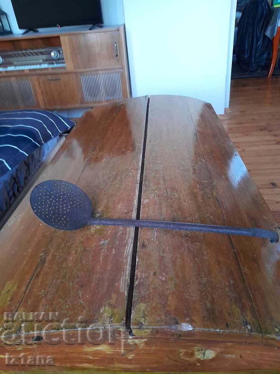 Παλιά τρυπητή κουτάλα, αναδευτήρας Παλιά τρυπητή κουτάλα, αναδευτήρας