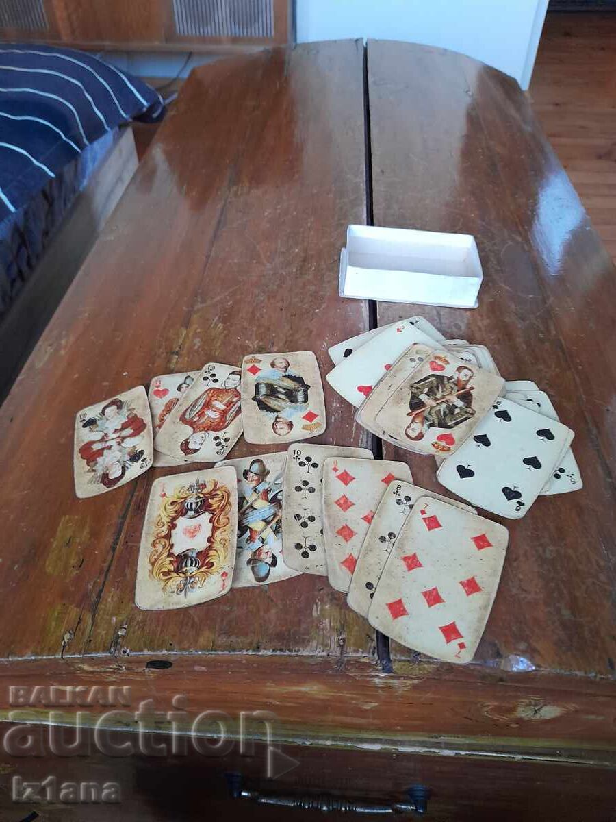 Стари карти за игра с цена 37.00 лв. | € 18.92 Стари карти за игра с цена 37.00 лв. | € 18.92
