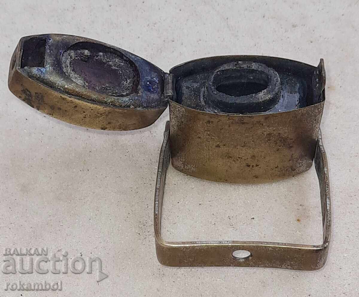Mini-cerneală victoriană din bronz, 1880 cu preț 160.00 BGN | € 81.81 Mini-cerneală victoriană din bronz, 1880 cu preț 160.00 BGN | € 81.81