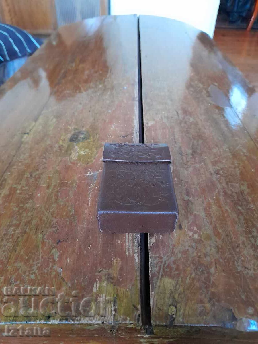 Παλιά δερμάτινη ταμπακιέρα για τσιγάρα, θήκη Παλιά δερμάτινη ταμπακιέρα για τσιγάρα, θήκη