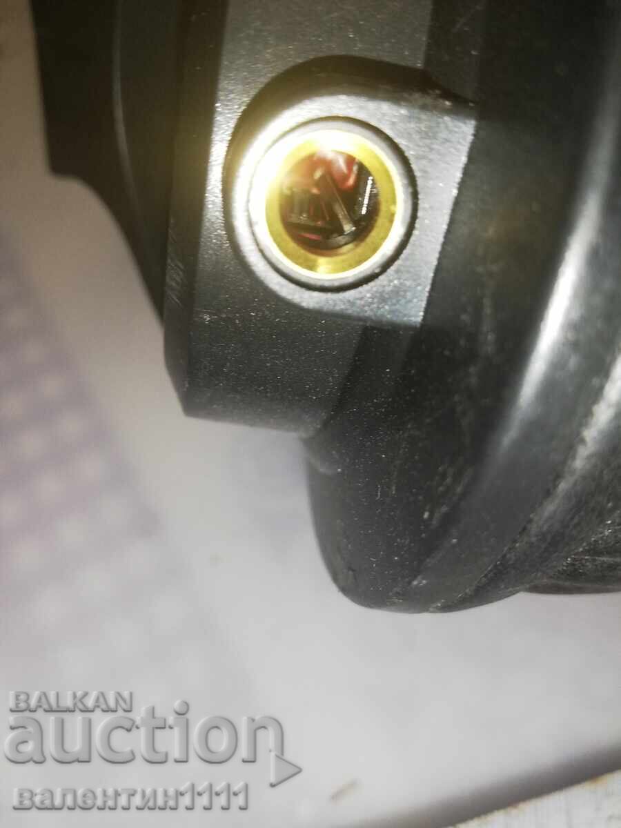 Παράδοση Μεγάλα ακουστικά, καινούργια Παράδοση Μεγάλα ακουστικά, καινούργια