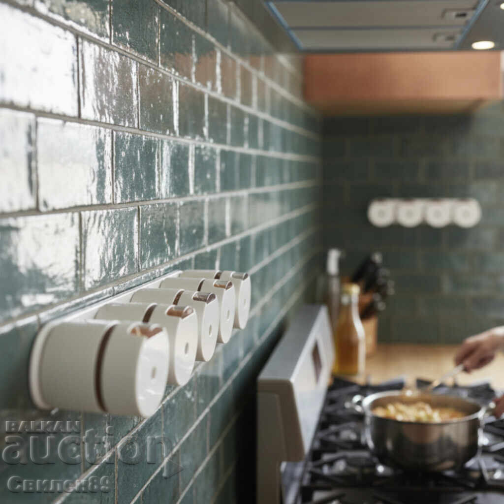 Μαγνητικά γυάλινα βάζα για μπαχαρικά 6 τεμαχίων – Κομψό σετ - 5 Μαγνητικά γυάλινα βάζα για μπαχαρικά 6 τεμαχίων – Κομψό σετ - 5