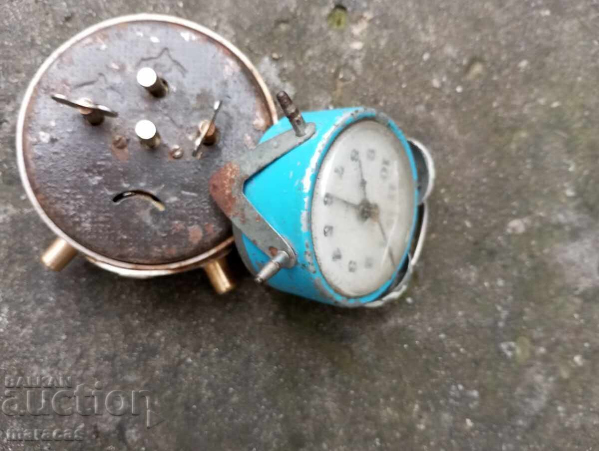 Доставка на Стари будилници