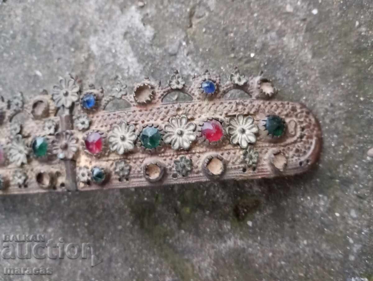 Доставка на Стар бронзов накит ,челник . Доставка на Стар бронзов накит ,челник .