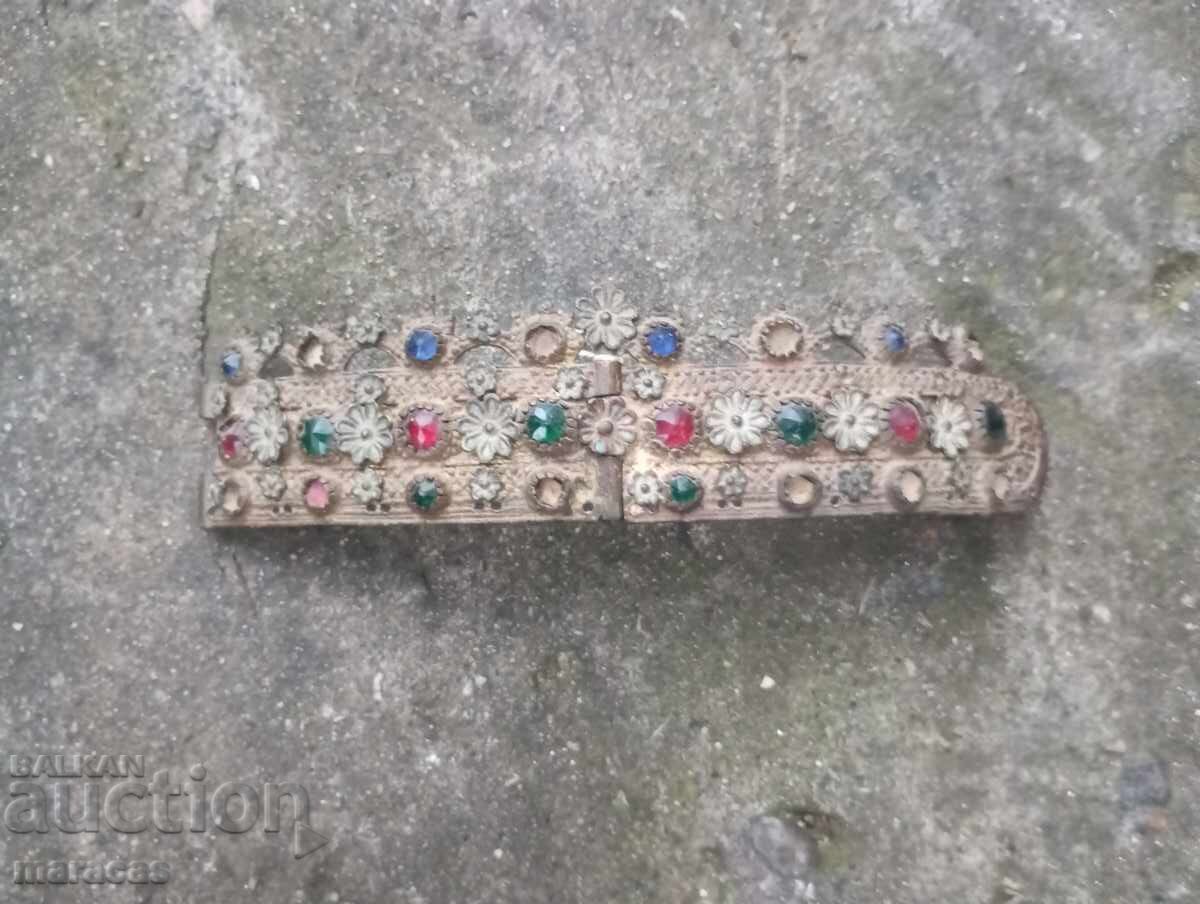 Стар бронзов накит ,челник . Стар бронзов накит ,челник .