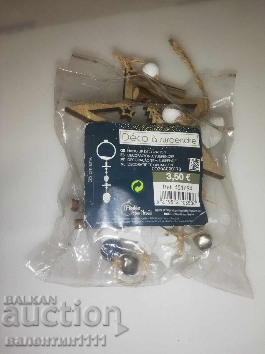 Decorațiuni pentru bradul de Crăciun Decorațiuni pentru bradul de Crăciun