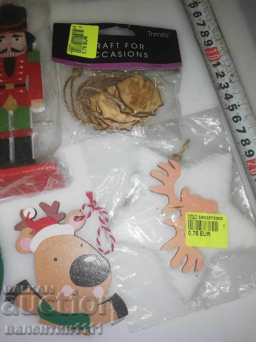 Licitație Jucării pentru bradul de Crăciun Licitație Jucării pentru bradul de Crăciun