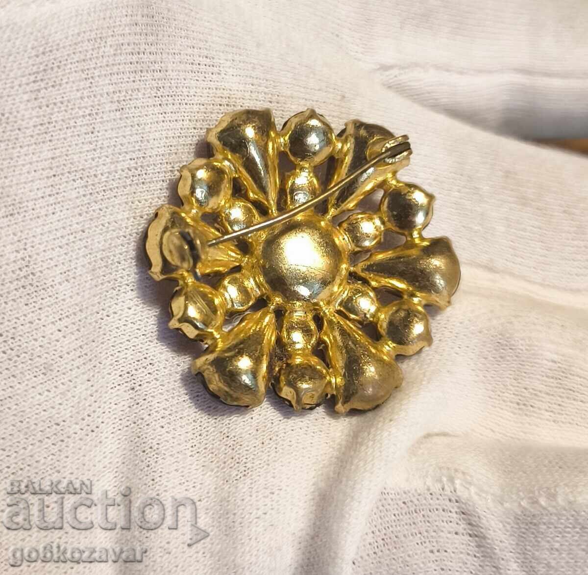 Аукцион Винтидж ,Брошка „Цвете" с аврора бореалис кристали Красота Аукцион Винтидж ,Брошка „Цвете" с аврора бореалис кристали Красота