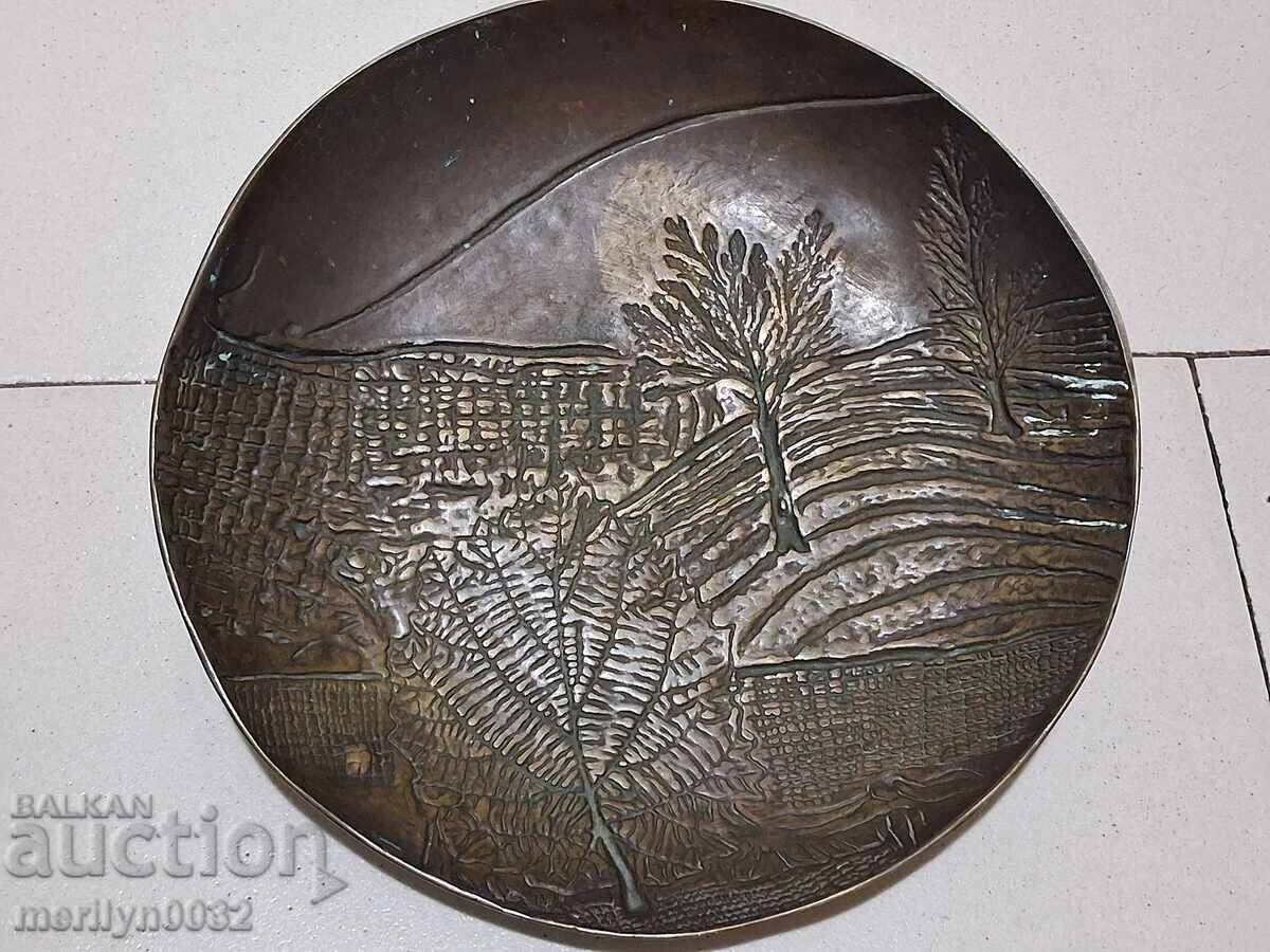 Delivery of Bronze sculpture bowl bonbonniere bas-relief figure 70s Delivery of Bronze sculpture bowl bonbonniere bas-relief figure 70s