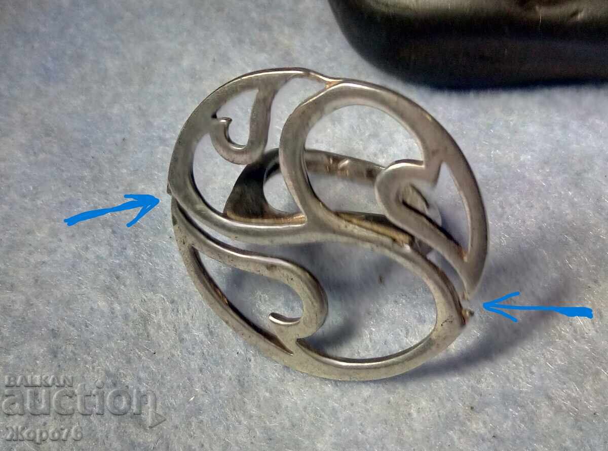 FRUMOS Elegant ENORM INEL ARGINT ARTA Design ARGINT 925 cu preț 34.00 BGN | € 17.38 FRUMOS Elegant ENORM INEL ARGINT ARTA Design ARGINT 925 cu preț 34.00 BGN | € 17.38