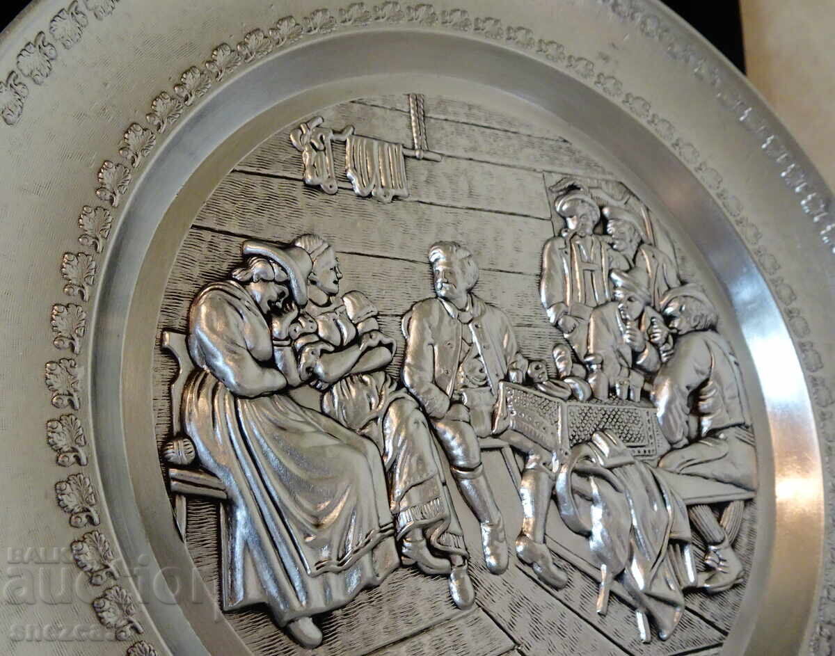 Калаена чиния с картина Сватосване,калаена сватба. с цена 56.00 лв. | € 28.63 Калаена чиния с картина Сватосване,калаена сватба. с цена 56.00 лв. | € 28.63