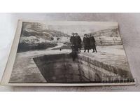 Снимка Луковитъ Четири ученички до дълбок воден резервоар