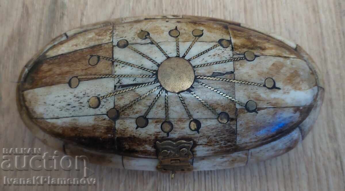 Доставка на Кутийка от кост и месинг за колекционери Доставка на Кутийка от кост и месинг за колекционери