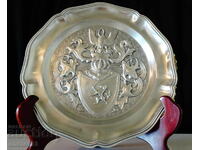 Калаена чиния с рицарски семеен герб,калаена сватба.