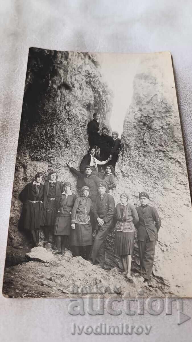 С-ка Луковитъ Ученици от VI клас през Великденската ваканция С-ка Луковитъ Ученици от VI клас през Великденската ваканция