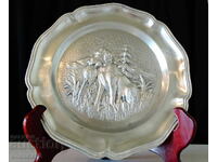 Kalayna plate with hunting scene, Dog with pheasant