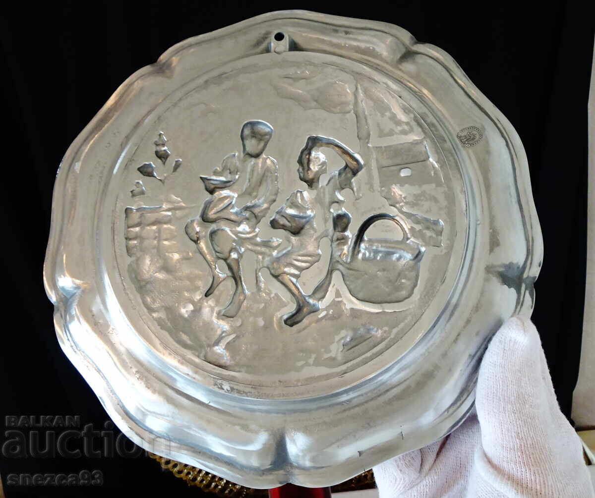 Livrarea Farfurie de staniu cu pictură Mâncând struguri și pepene, Murillo Livrarea Farfurie de staniu cu pictură Mâncând struguri și pepene, Murillo