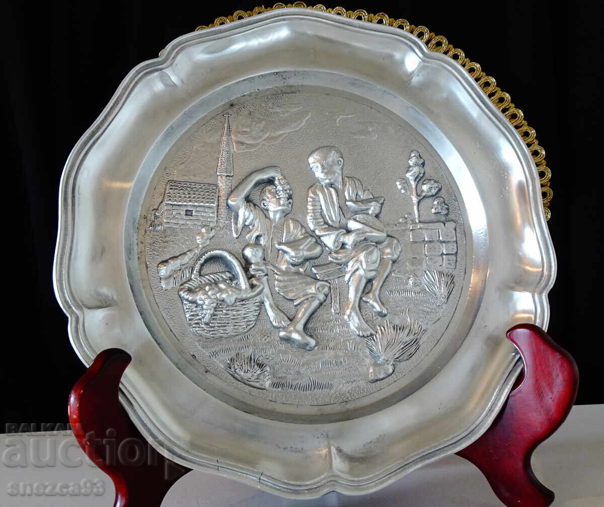 Farfurie de staniu cu pictură Mâncând struguri și pepene, Murillo Farfurie de staniu cu pictură Mâncând struguri și pepene, Murillo