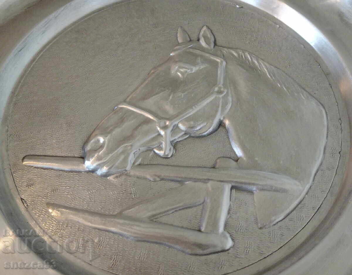 Калаена чиния с изображение на Кон,Конче. с цена 26.00 лв. | € 13.29 Калаена чиния с изображение на Кон,Конче. с цена 26.00 лв. | € 13.29