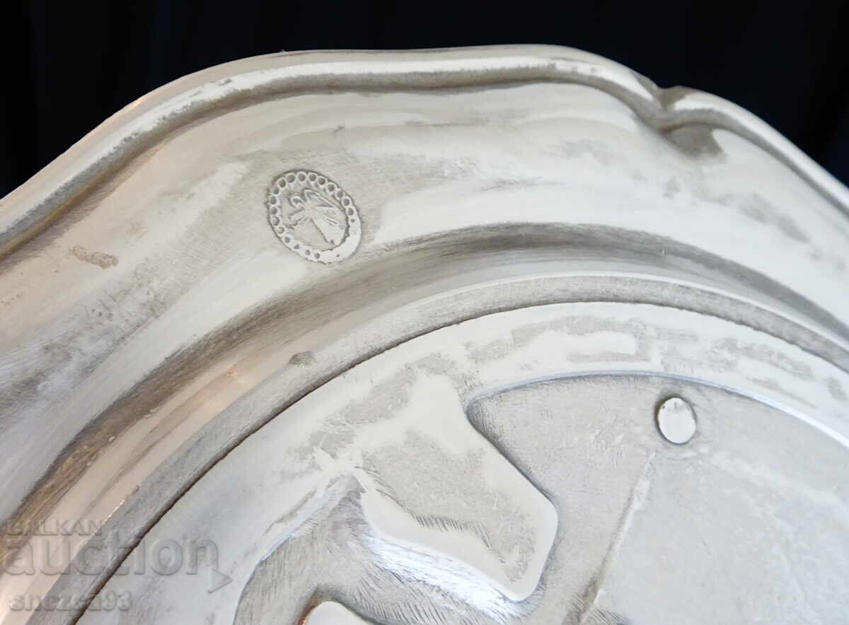 Доставка на Калаена чиния с изображение на Кон,Конче. Доставка на Калаена чиния с изображение на Кон,Конче.