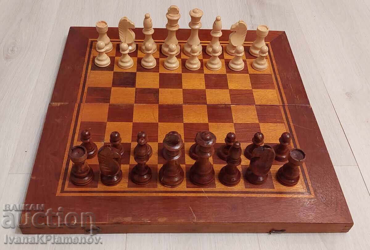 Шах и табла фигури дървени 48см за ценители Шах и табла фигури дървени 48см за ценители