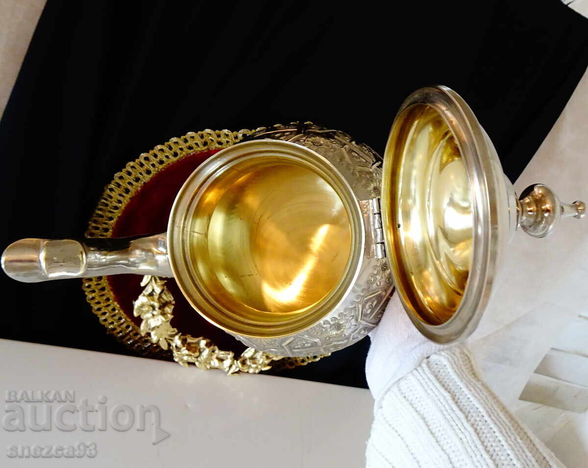 Ceainic marocan argintat, cană Touzani Mohamed cu preț 249.00 BGN | € 127.31 Ceainic marocan argintat, cană Touzani Mohamed cu preț 249.00 BGN | € 127.31