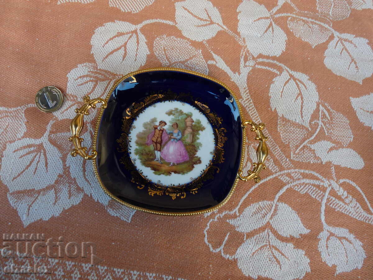 Old hand-painted LIMOGES porcelain 16 / 12 cm bronze handles Old hand-painted LIMOGES porcelain 16 / 12 cm bronze handles