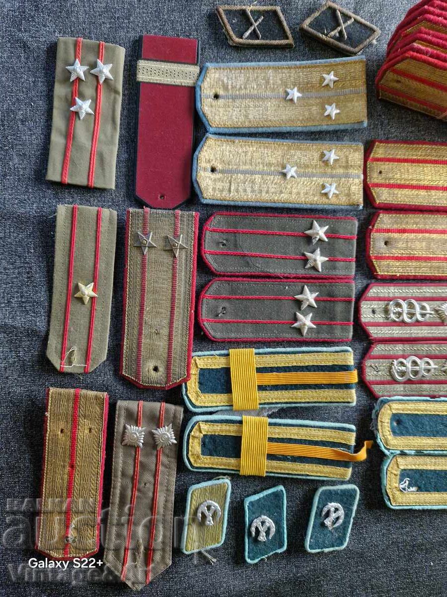 Lot Epoleți Militari Sociali cu preț 60.00 BGN | € 30.68 Lot Epoleți Militari Sociali cu preț 60.00 BGN | € 30.68