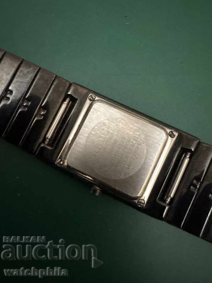 Livrarea Ceas Quartz, ceramică, mecanism elvețian. Funcționează Livrarea Ceas Quartz, ceramică, mecanism elvețian. Funcționează