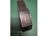 Ceas Quartz, ceramică, mecanism elvețian. Funcționează