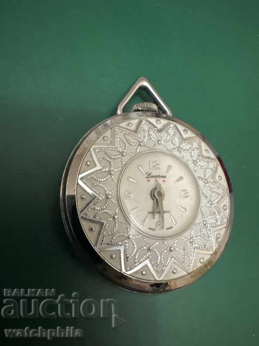 Lucerne рядък швейцарски часовник медалион. Работи с цена 0.01 лв. | € 0.01 Lucerne рядък швейцарски часовник медалион. Работи с цена 0.01 лв. | € 0.01