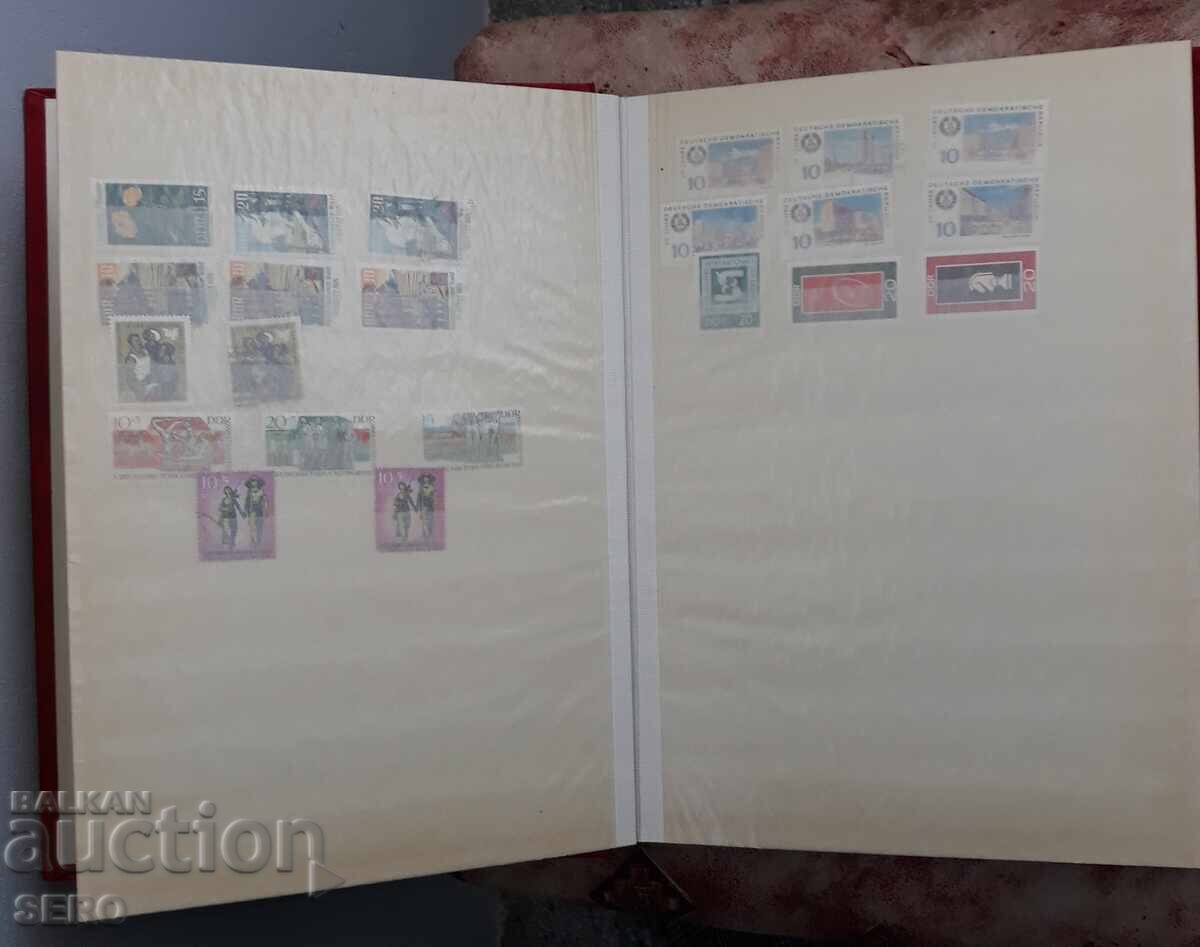 Аукцион Филателия-мн. хубав класьор с 24 листа и около 300 пощ.марки Аукцион Филателия-мн. хубав класьор с 24 листа и около 300 пощ.марки