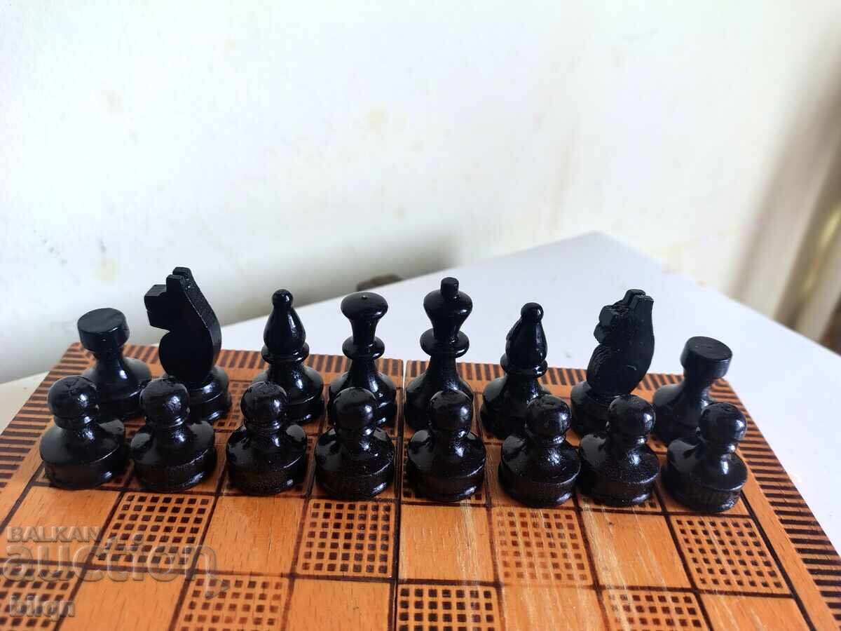 Livrarea Șah Vechi de Lemn Excelent Livrarea Șah Vechi de Lemn Excelent