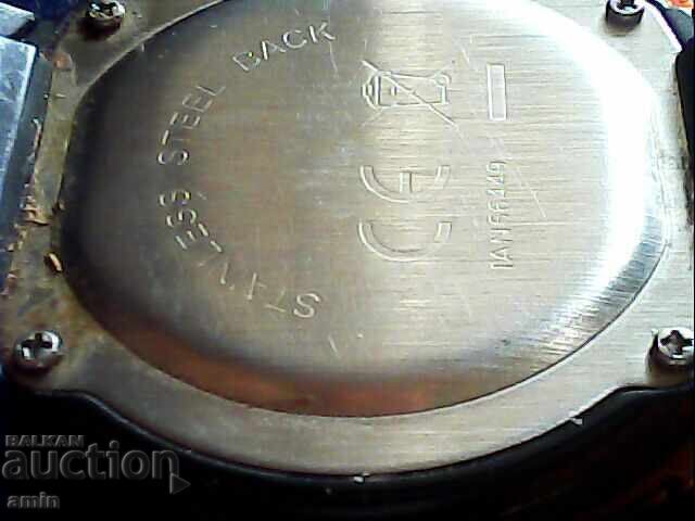 Аукцион 2бр спортни 4асовници работет няма батри Аукцион 2бр спортни 4асовници работет няма батри