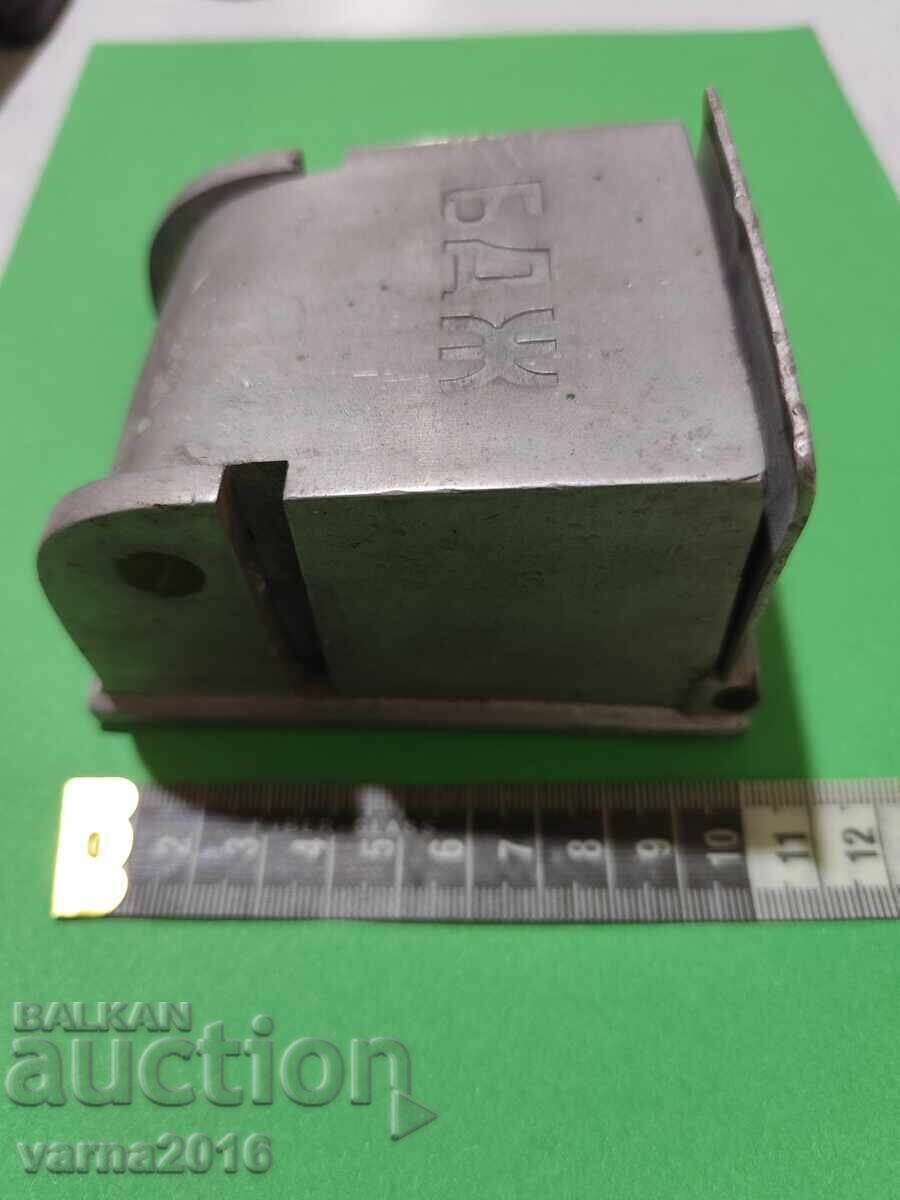 Аукцион Алуминиев пепелник от купе на влаков вагон на БДЖ. Аукцион Алуминиев пепелник от купе на влаков вагон на БДЖ.