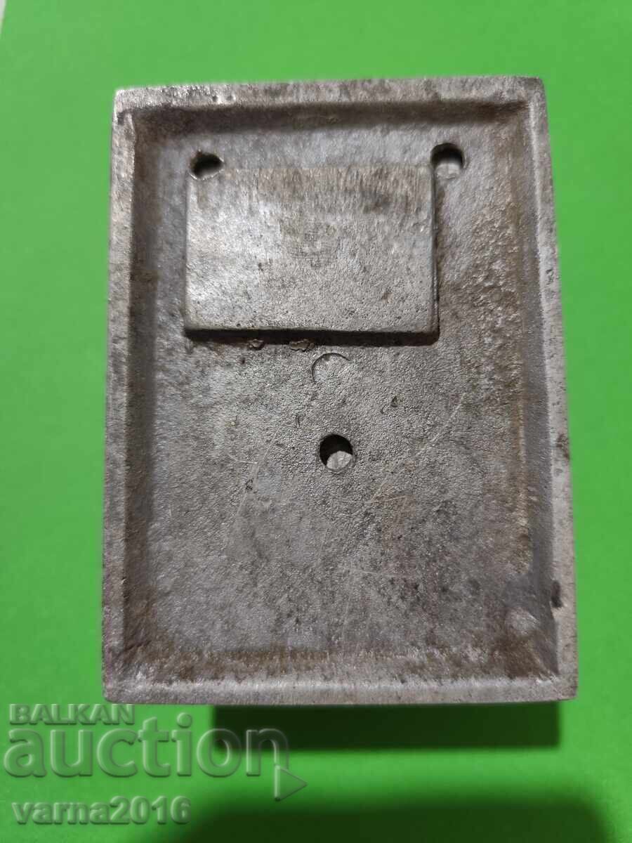 Παράδοση Αλουμινένιο τασάκι από βαγόνι τρένου των Σιδηροδρόμων (ΒΔΣ) Παράδοση Αλουμινένιο τασάκι από βαγόνι τρένου των Σιδηροδρόμων (ΒΔΣ)