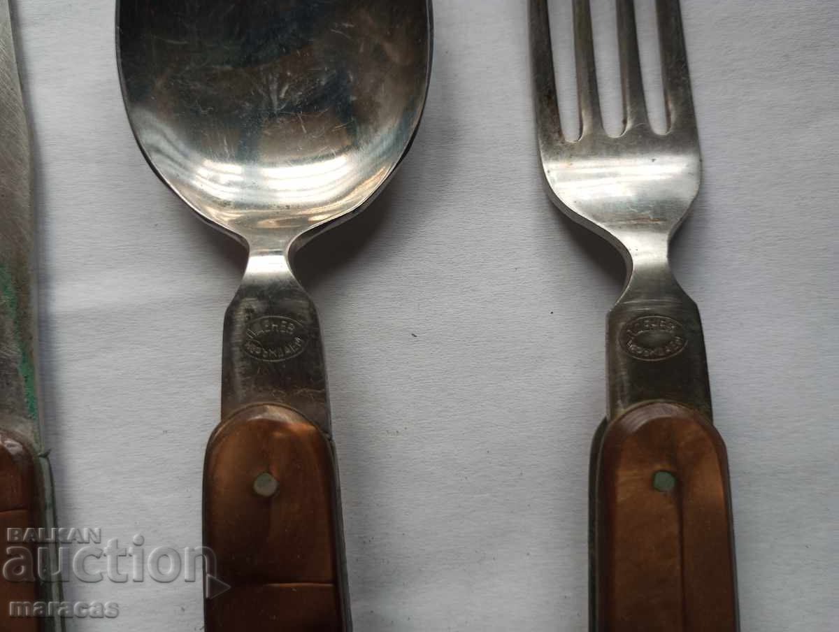 Livrarea Set de tacâmuri turistice Livrarea Set de tacâmuri turistice