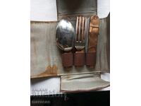 Set de tacâmuri turistice