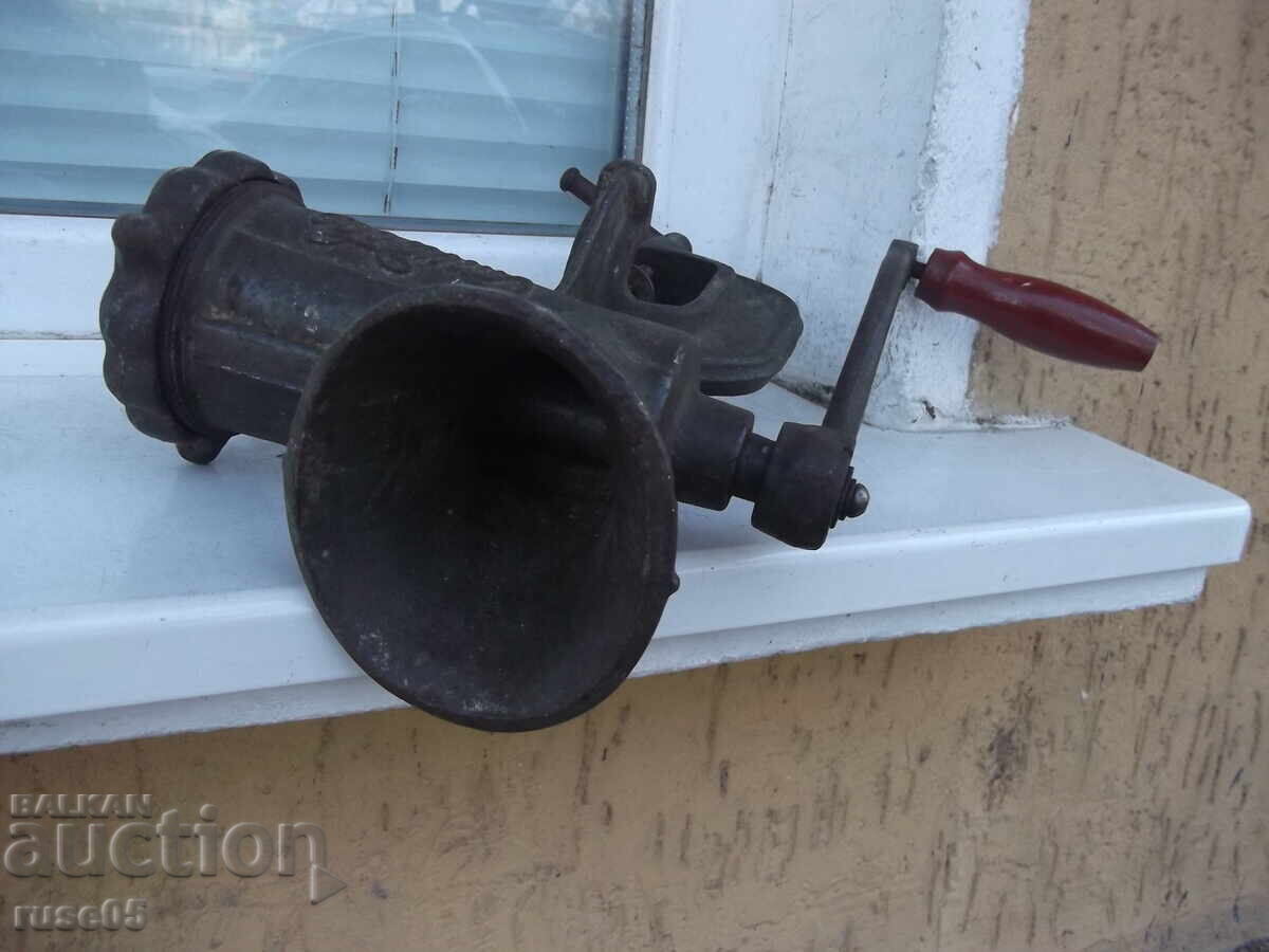 Auction  "Stidovo" manual meat grinder from the socialist era