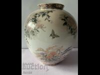 Vază japoneză frumoasă