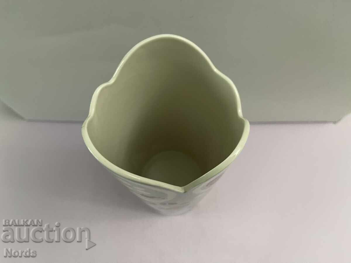 O vaza frumoasa de portelan - 5 O vaza frumoasa de portelan - 5