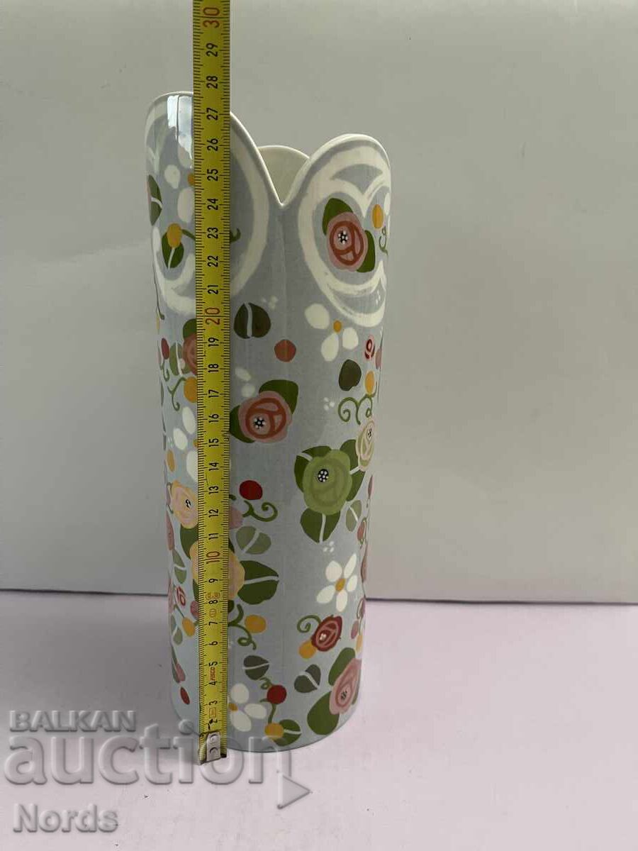 O vaza frumoasa de portelan - 6 O vaza frumoasa de portelan - 6