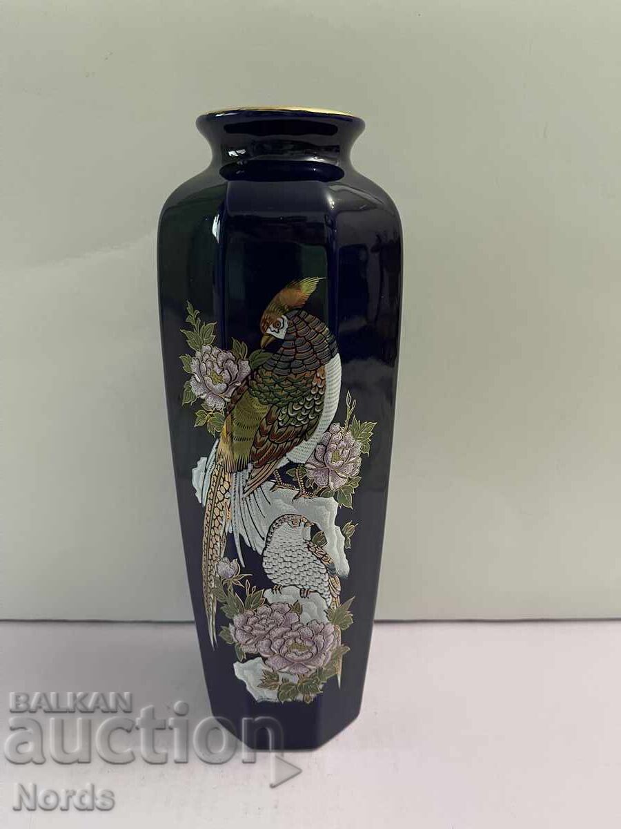 Vază albastră cobalt frumoasă cu preț 0.01 BGN | € 0.01 Vază albastră cobalt frumoasă cu preț 0.01 BGN | € 0.01